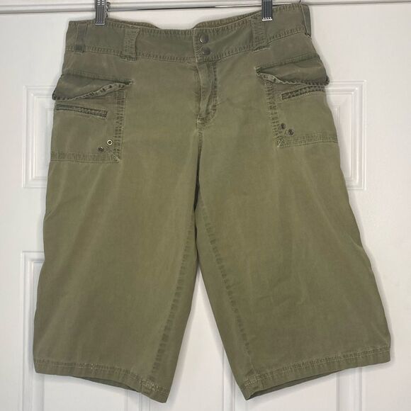 Old Navy Faded Green Bermuda Cargo Shorts Size 12 - Picture 1 of 9